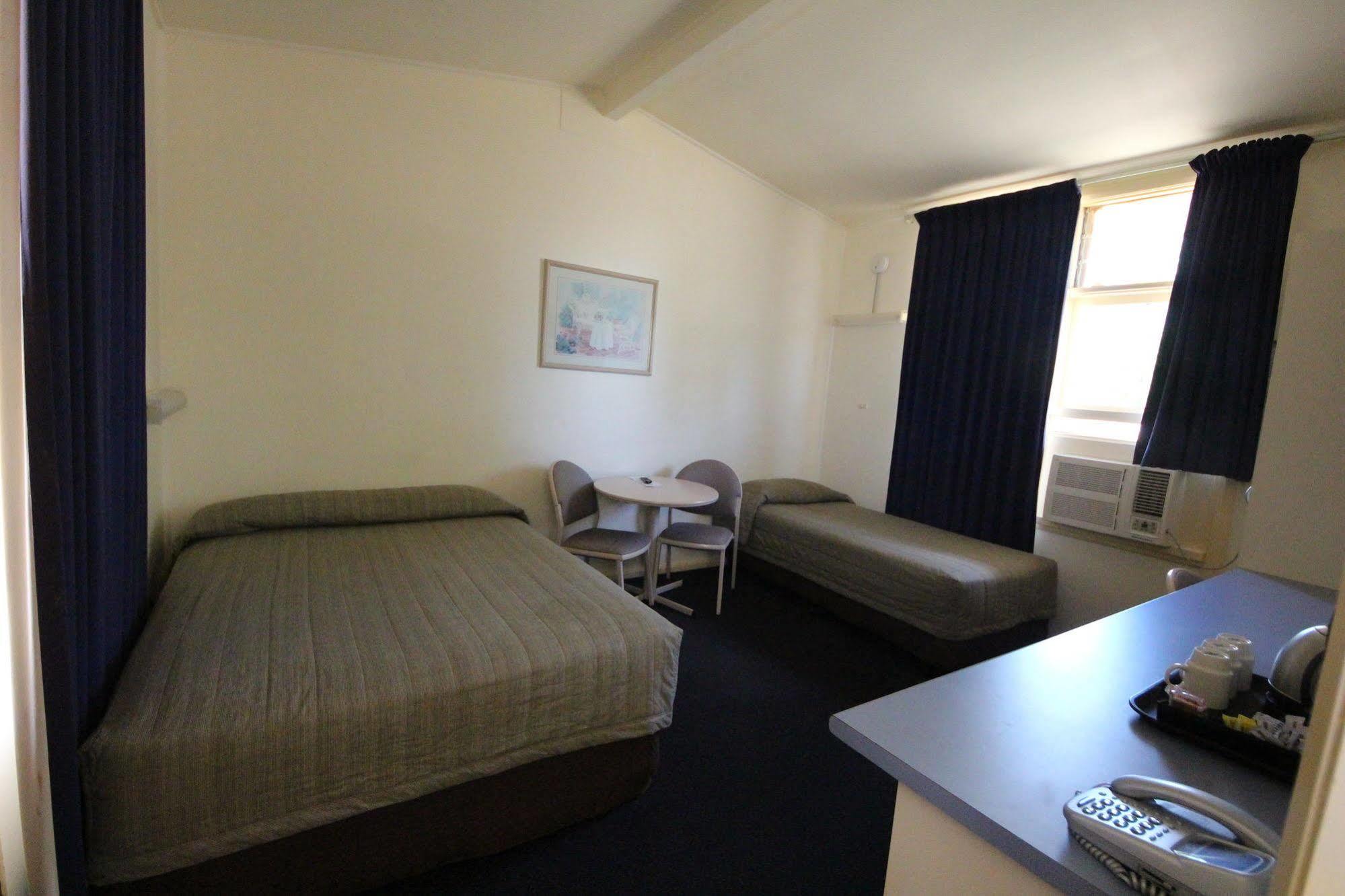 Coolabah Motel Walgett Kültér fotó
